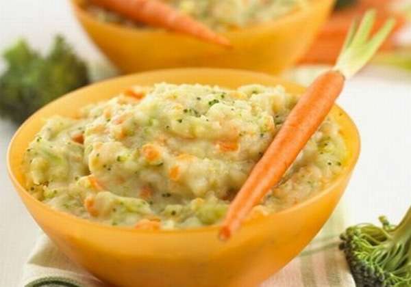 Чашка с овощным пюре